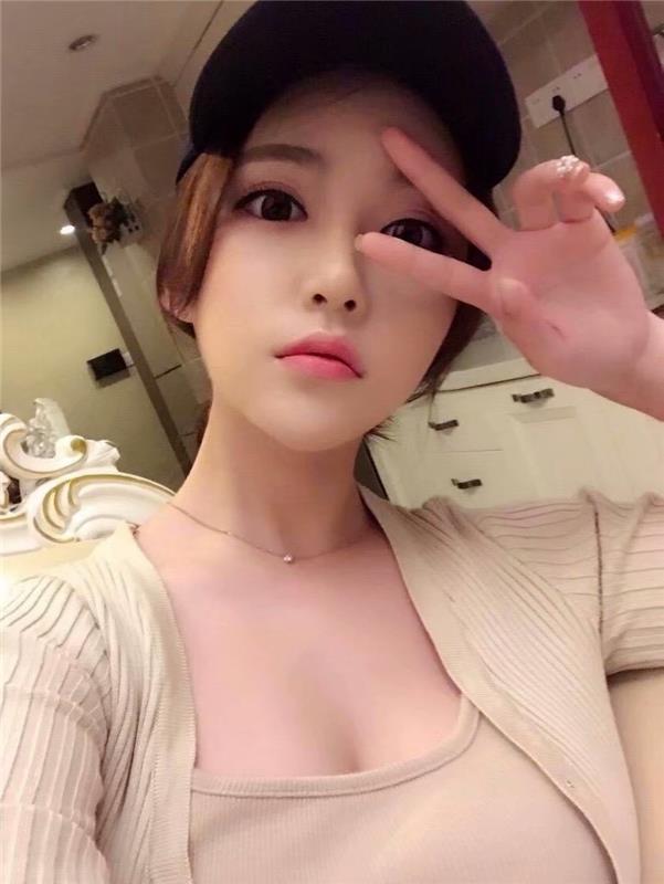 酒店约会幼师小妹妹，细.腰.大长腿，服务态度要多好有多好